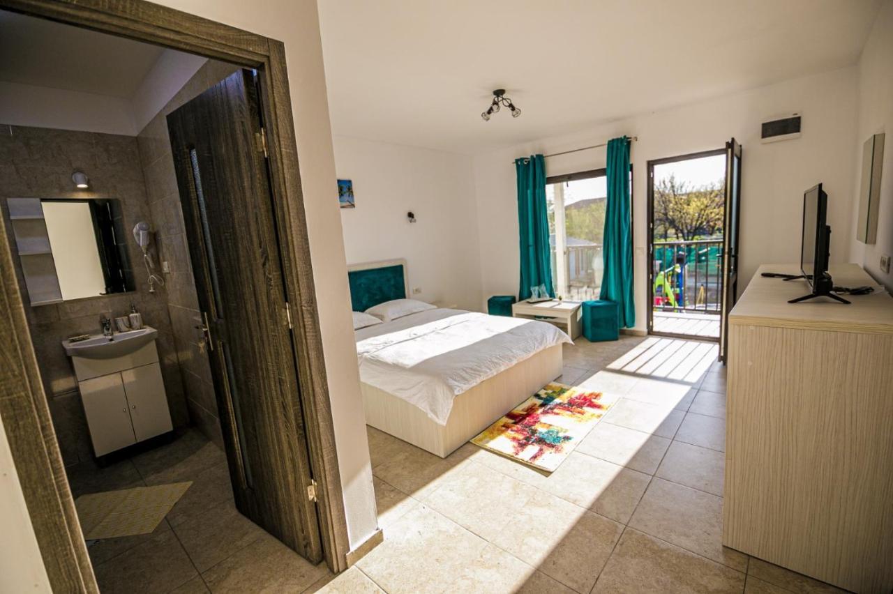 Complex Turistic N&S Hotel Două Mai Екстериор снимка