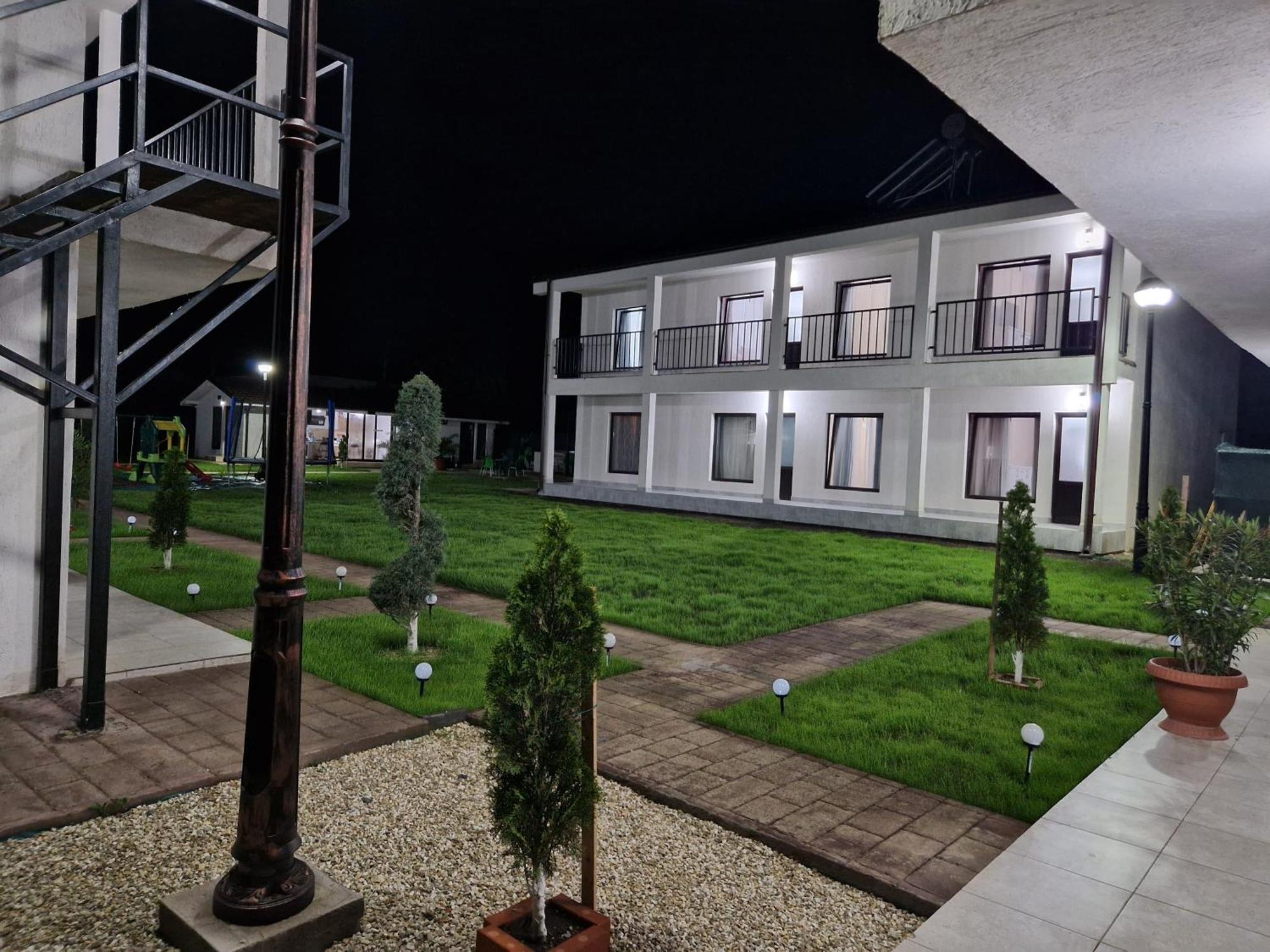 Complex Turistic N&S Hotel Două Mai Екстериор снимка
